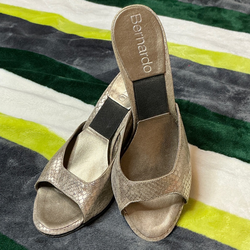 Bernardo Metallic Textured Heeled Mules Size 7.5